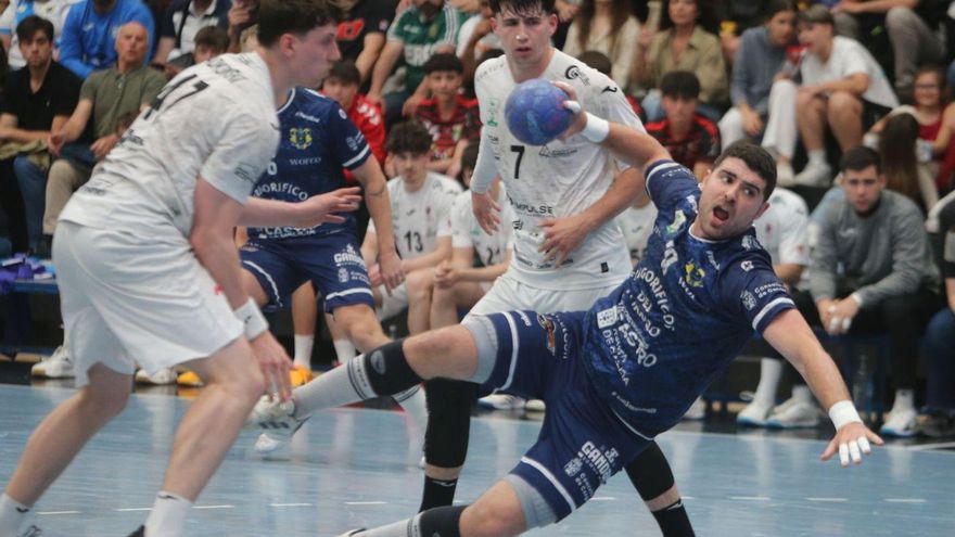 El capitán Juan Quintas es uno de los supervivientes de la plantilla de la pasada campaña.