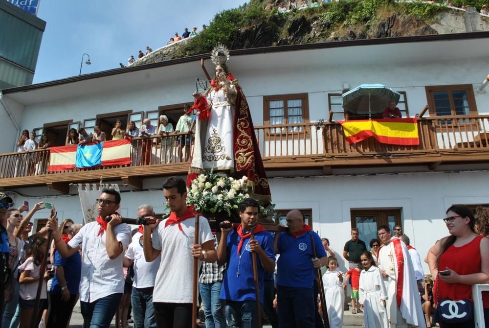 Procesión de la Virgen del Rosario en Luarca