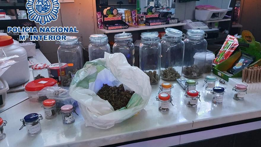 Cinco detenidos por cultivar marihuana en Álora y distribuirla en locales de Fuengirola y Benalmádena