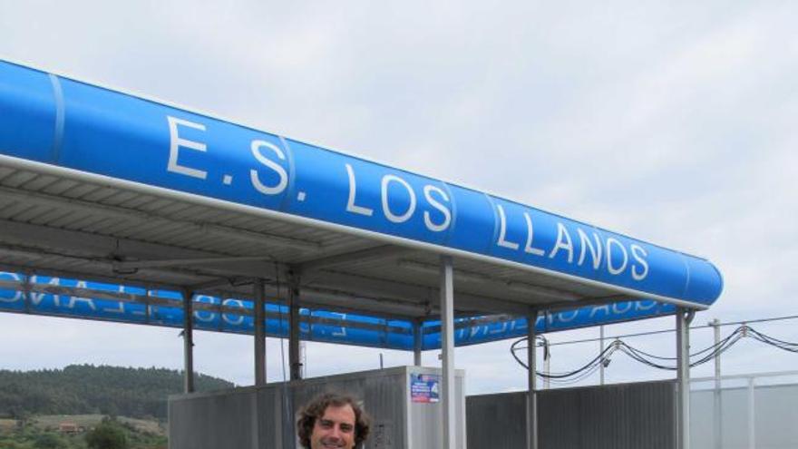 Ramón Alonso Gavito, en la estación de servicio junto a la que estará el área.