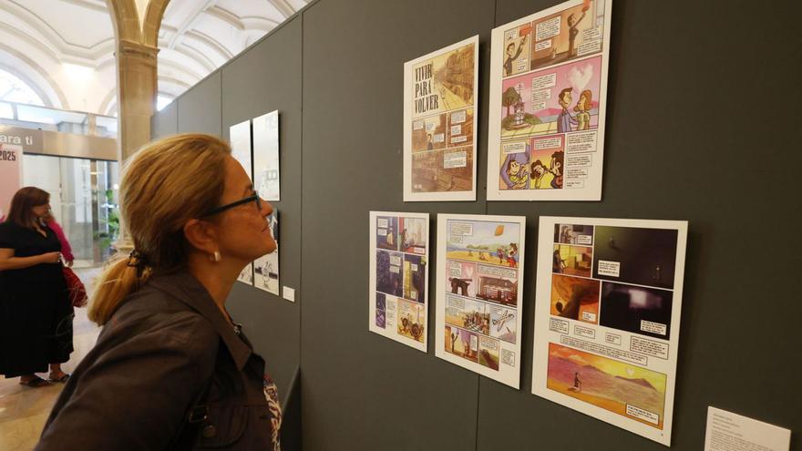 Exposición en el vestíbulo del Pazo Provincial.