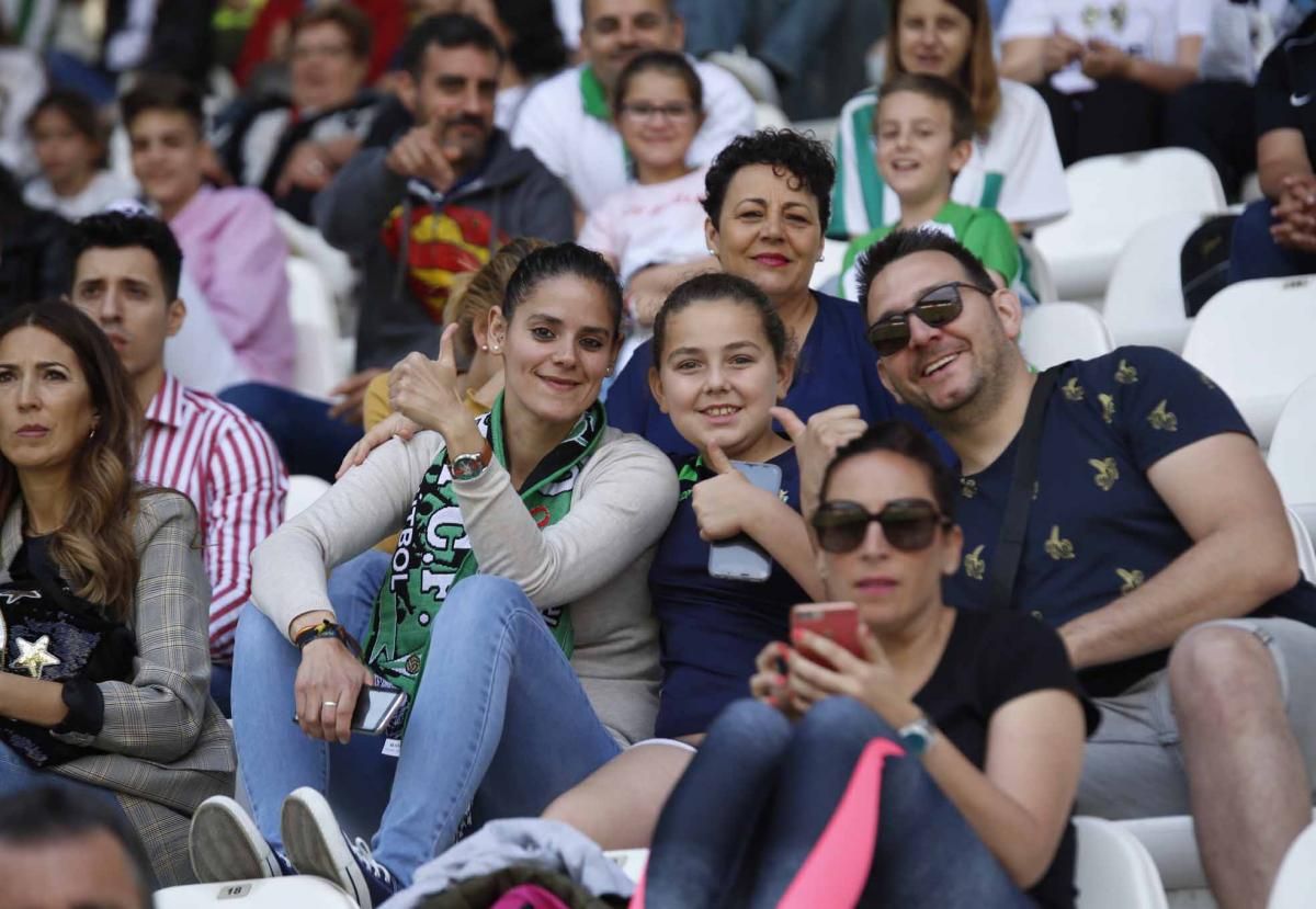 La afición cordobesista apoya al equipo femenino