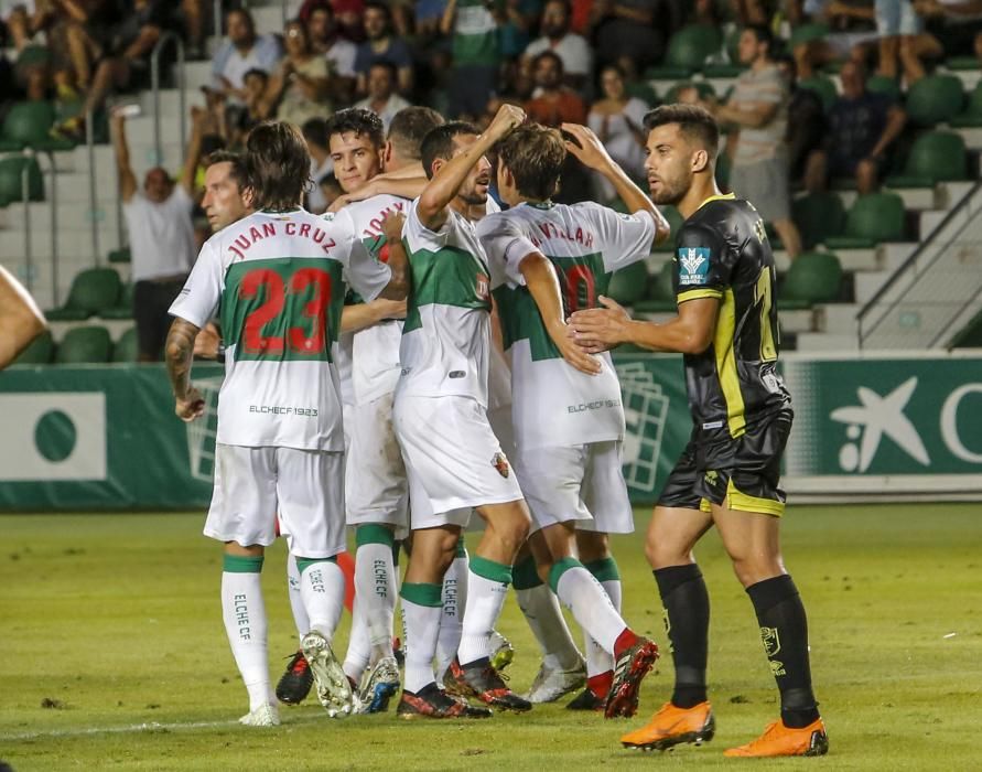 El Elche ahoga las penas de la Liga en la Copa (2-1)