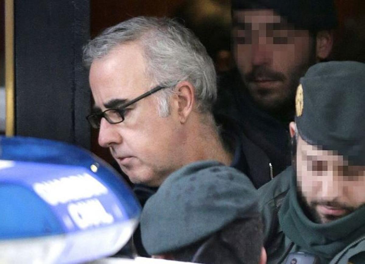 El padre de Asunta detenido en las puertas de su casa