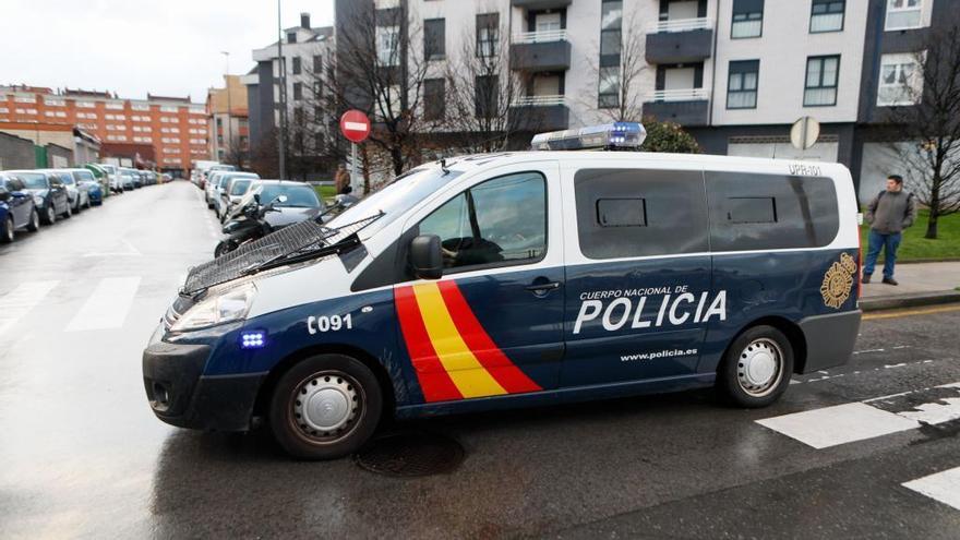 Detenido un hombre con una navaja cerca de la casa de su expareja pese a orden de alejamiento