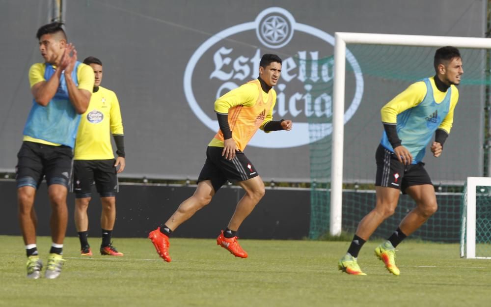 Los jugadores se ponen a las órdenes de Eduardo Berizzo para preparar a puerta cerrada el choque en Cornellá contra el conjunto perico. Orellana trabajó en el campo al margen de sus compañeros.