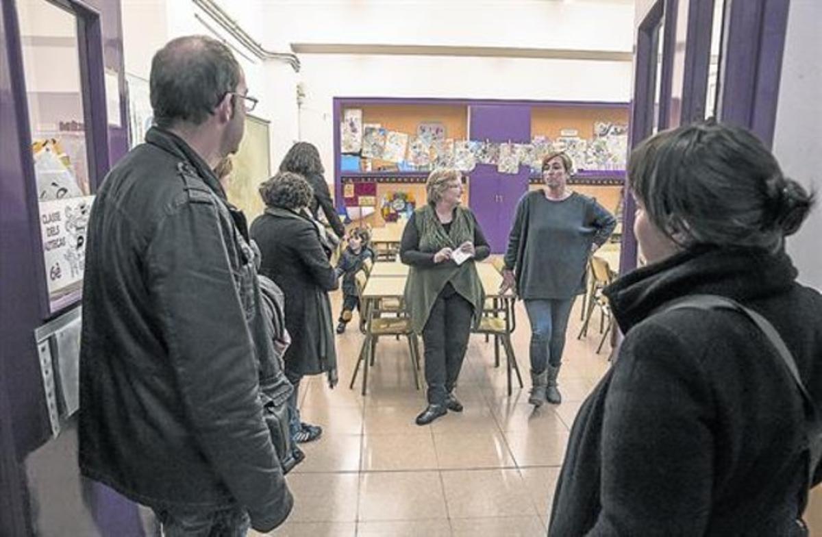 Jornada de puertas abiertas 8 Padres y profesores, en la escuela Octavio Paz, en el barrio de Navas, en el distrito barcelonés de Sant Andreu.