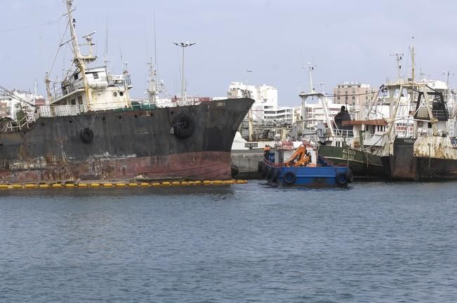 BARCO EN RIESGO DE HUNDIMIENTO