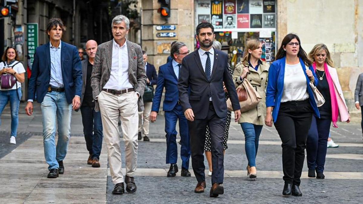 Consulta de Junts: Els 5 arguments del ‘sí’ i el ‘no’ a seguir en el Govern Consulta de Junts: Els 5 arguments del ‘sí’ i el ‘no’ a seguir en el Govern