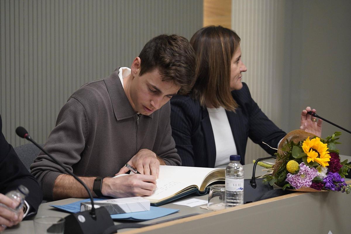 Les fotos de la rebuda d'Oriol Cardona a Banyoles