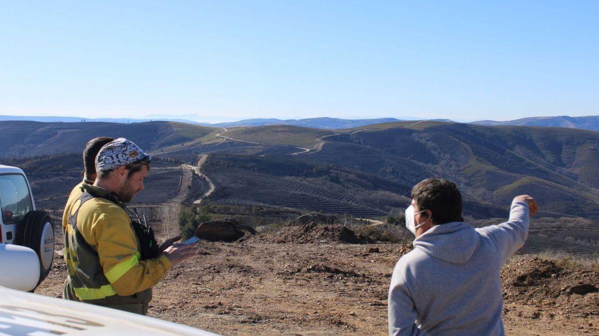 Zona afectada por el primer gran incendio en la frontera con Portugal.