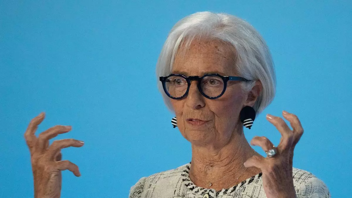 Lagarde reclama en Tarragona 'stablecoins' europeas para evitar la "dolarización digital"