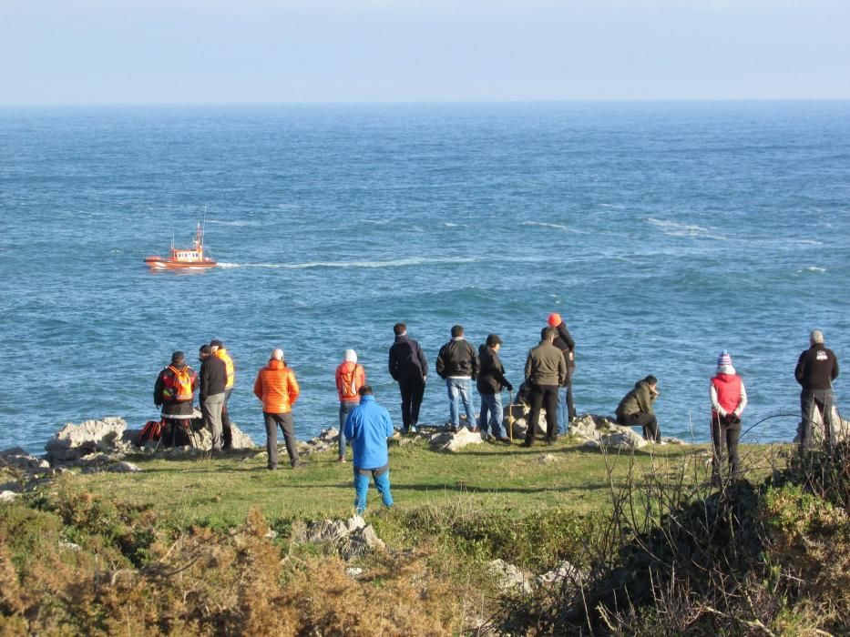 Tercer día de búsqueda del pescador desaparecido en Llanes