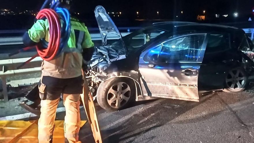 Un aparatoso accidente deja cinco heridos en Totana y provoca grandes atascos en la A-7