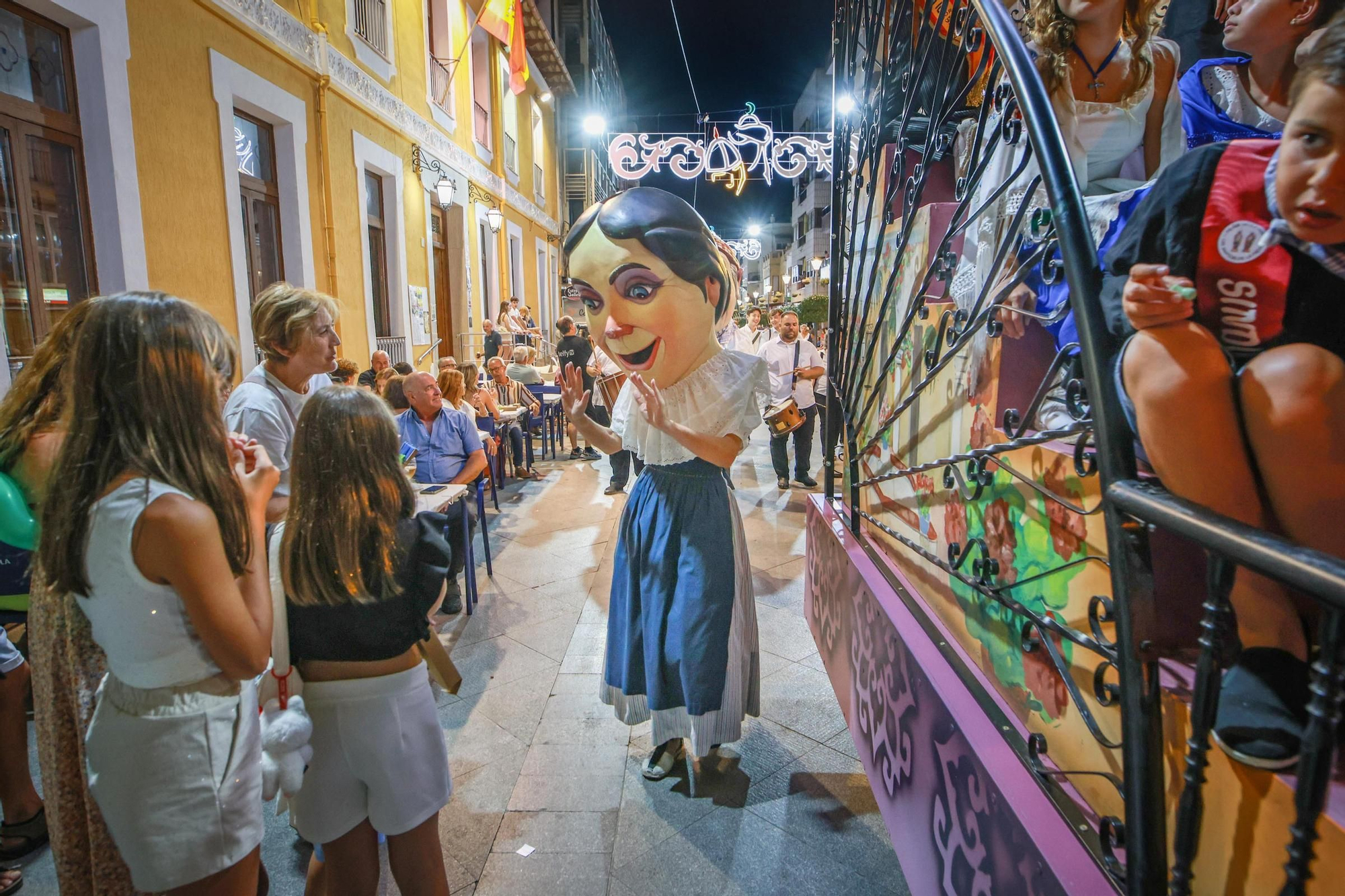 Aquí están las mejores fotos del bando de las fiestas de Almoradí 2025