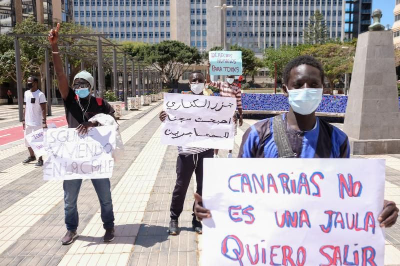Concentración 'Canarias no es una jaula'
