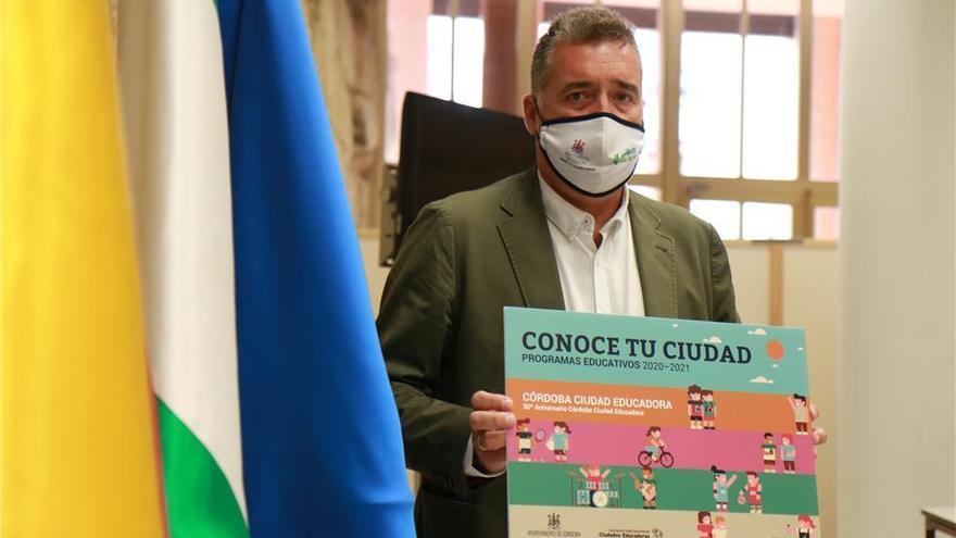 El Ayuntamiento aumenta hasta 85 actividades su guía educativa para que los niños conozcan Córdoba