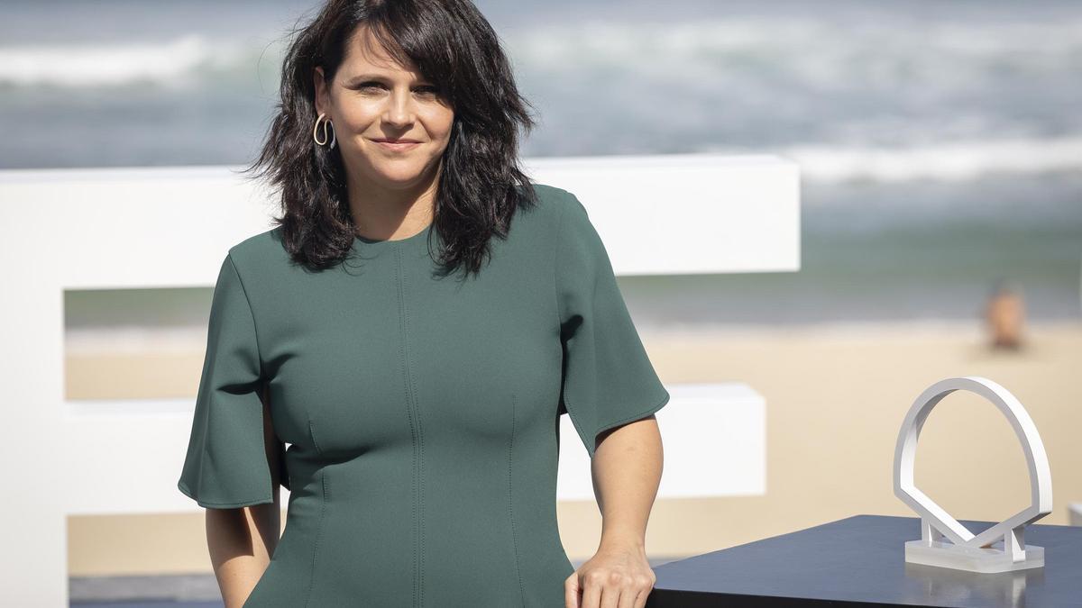 - La directora Jaione Camborda posa en la presentación de 'O Corno', ganadora de la Concha de Oro del 71 Festival Internacional de Cine de San Sebastián.