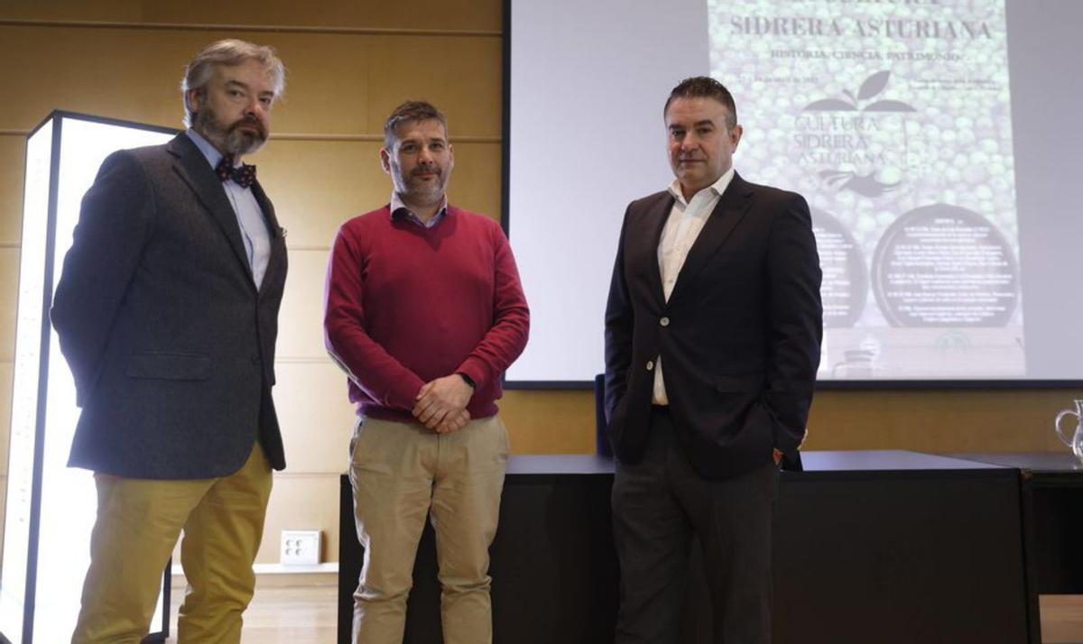 Por la izquierda, Juan Díaz, Daniel Herrera y Luis Benito, ayer en las jornadas.