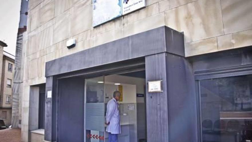 Las puertas de acceso al consultorio serán renovadas.