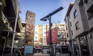 La calle Delicias ya tiene sus cámaras de videovigilancia, pero aún no funcionan ¿por qué?