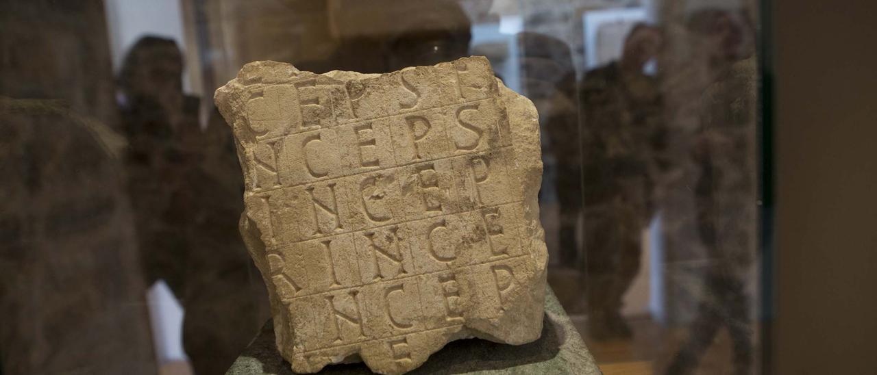 Fragmento de la piedra laberíntica del Rey Silo.