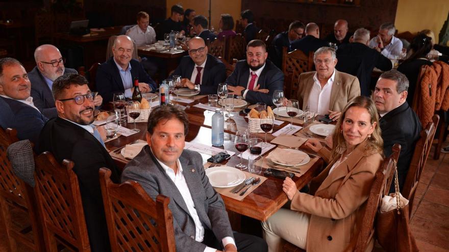 Mesa presidencial del almuerzo navideño de Fedeport. | | LP/DLP