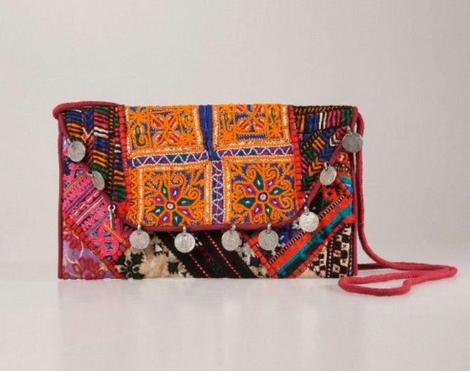 Clutch de invitada de estilo informal
