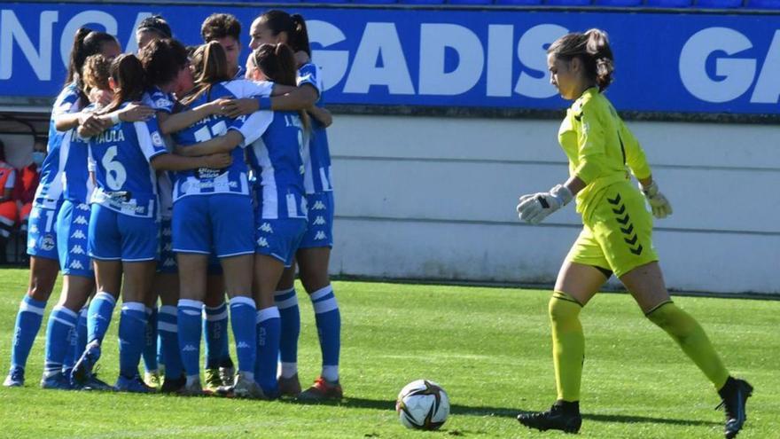 El Dépor Abanca celebra un gol ante el Zaragoza CFF. |  // VÍCTOR ECHAVE