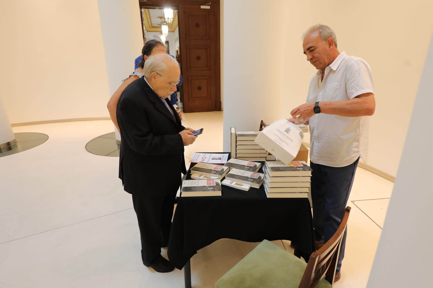 Presentación del libro de Juan Alberto Belloch en Zaragoza
