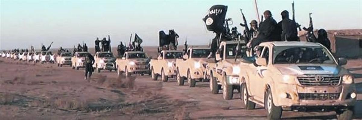 Caravana de combatents de l’Estat Islàmic a la província iraquiana d’Anbar.