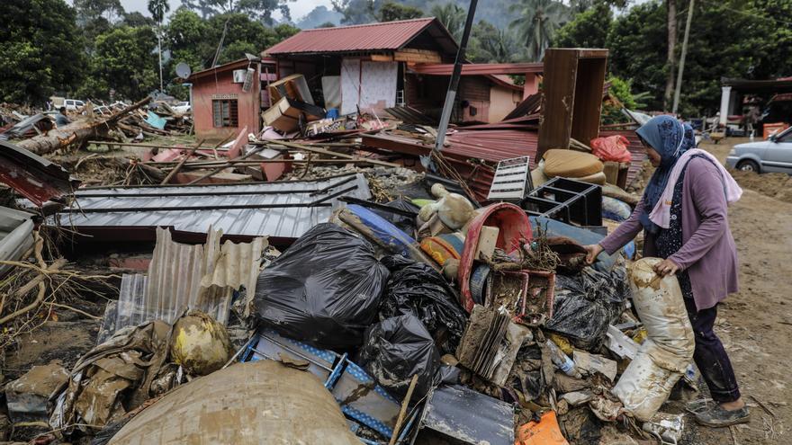 Las inundaciones en Malasia dejan al menos 3 muertos