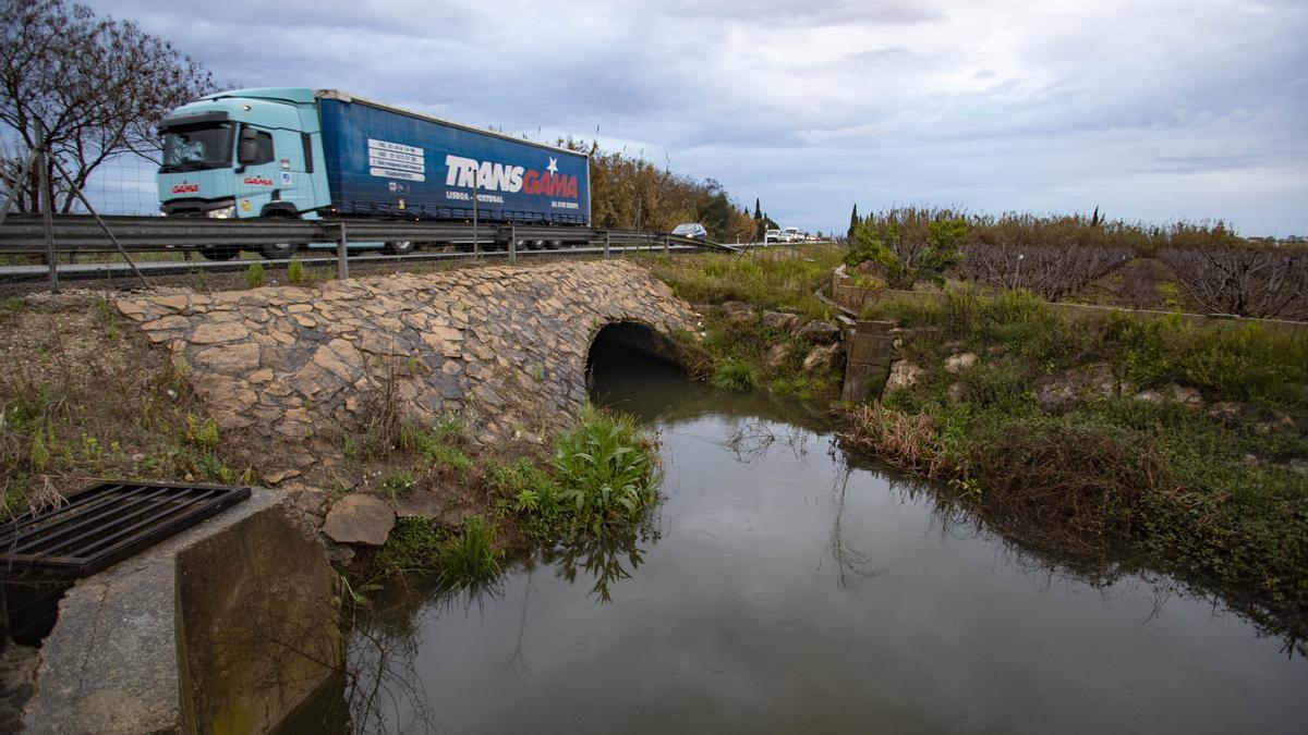 El Barranc de Barxeta a su paso por la carretera CV-41.