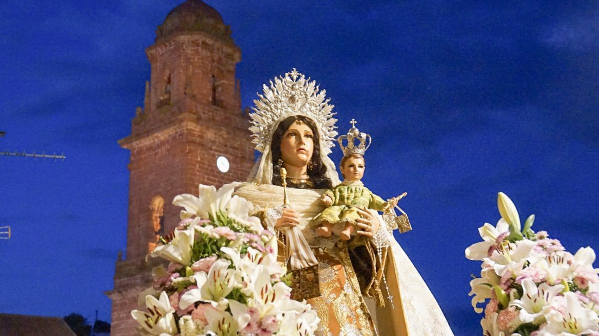 La Virgen del Carmen durante el traslado del miércoles en Montoro.