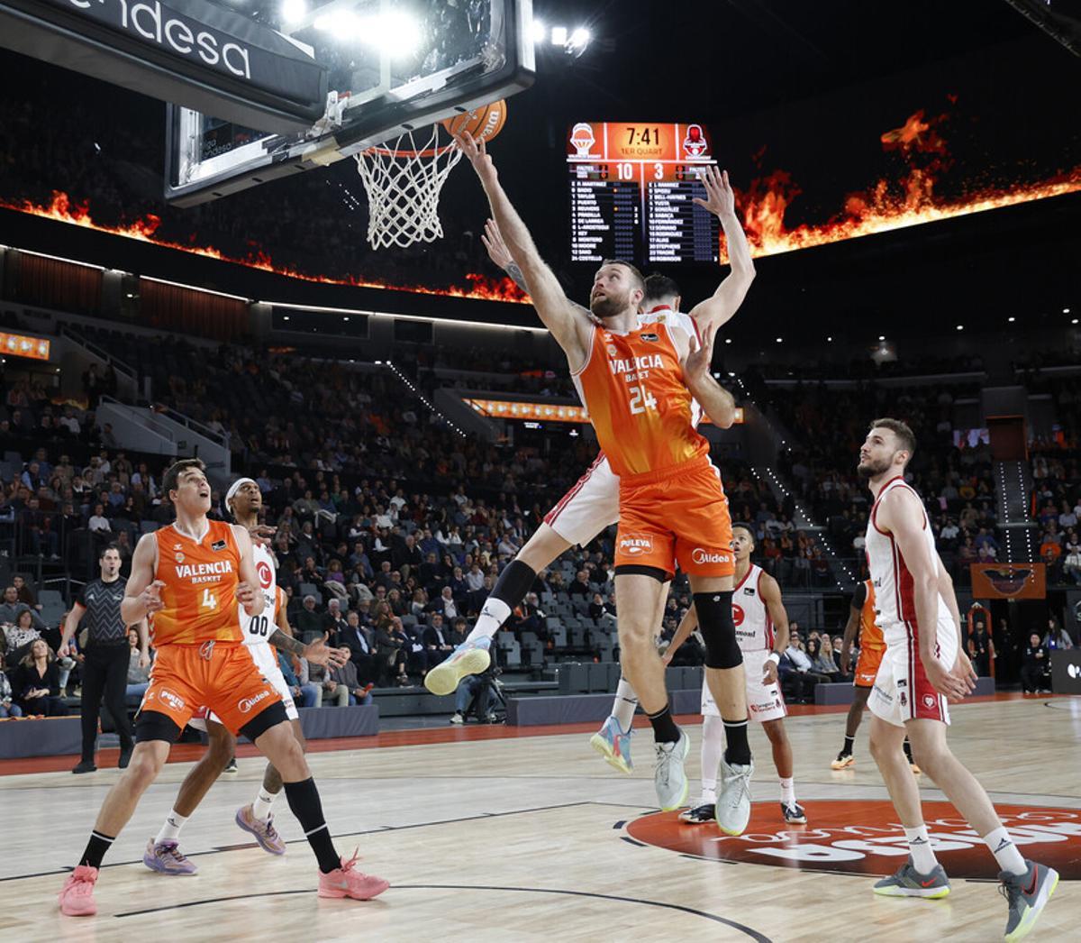 Matt Costello y Jaime Pradilla, en el partido de la primera vuelta de la Liga Endesa ante el Casademont Zaragoza.