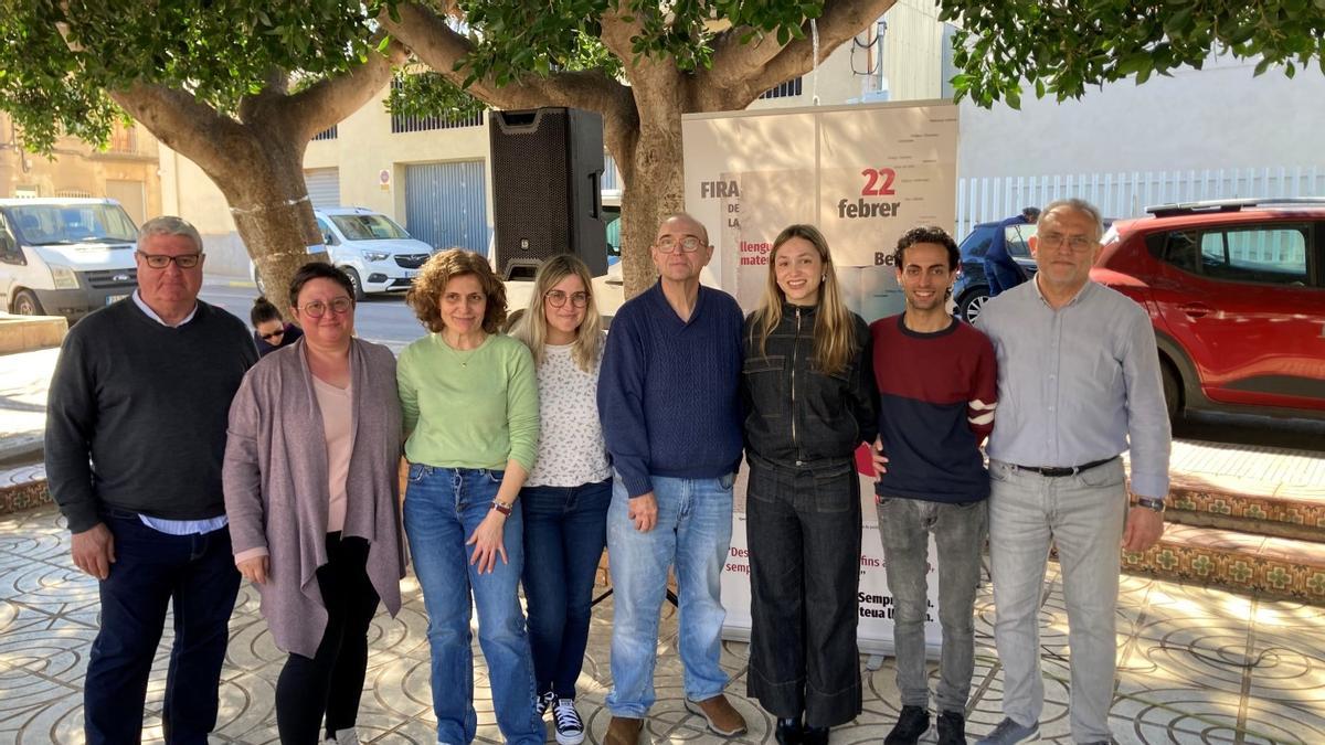 Autoridades e impulsores de la Fira de la Llengua Materna.
