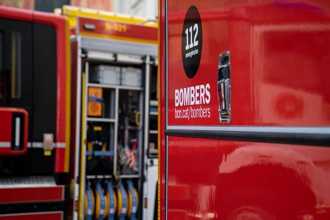 Cae parte de la fachada de un edificio en Barcelona