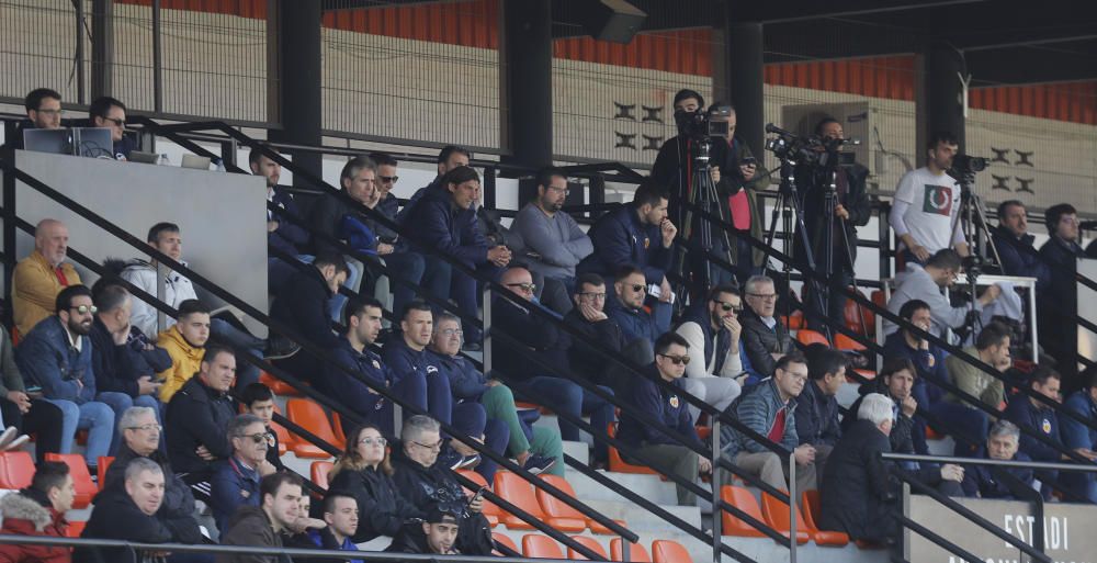 El Valencia Mestalla acaricia la remontada