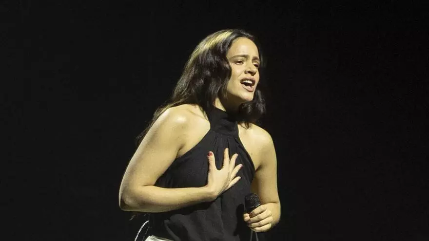 Rosalía en Sevilla: concierto gratuito en el río Guadalquivir por la temporada 2 de 'Berlín'