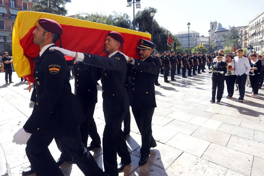 Funeral en la Catedral por el policía asesinado en València