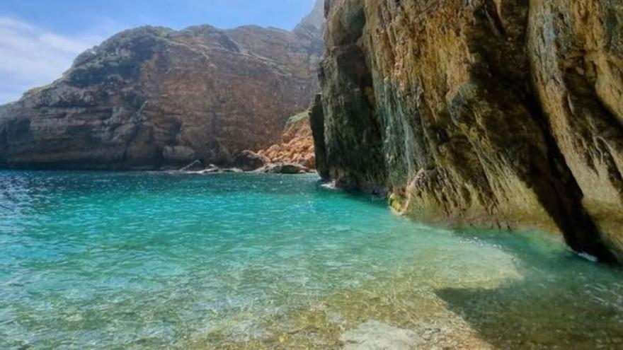 Cala Paradís, la playa secreta de Xàbia que parece de película