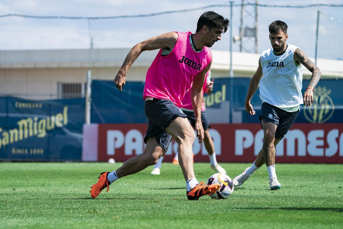 Gerard Moreno durante uno de los entrenamientos del Villarreal.