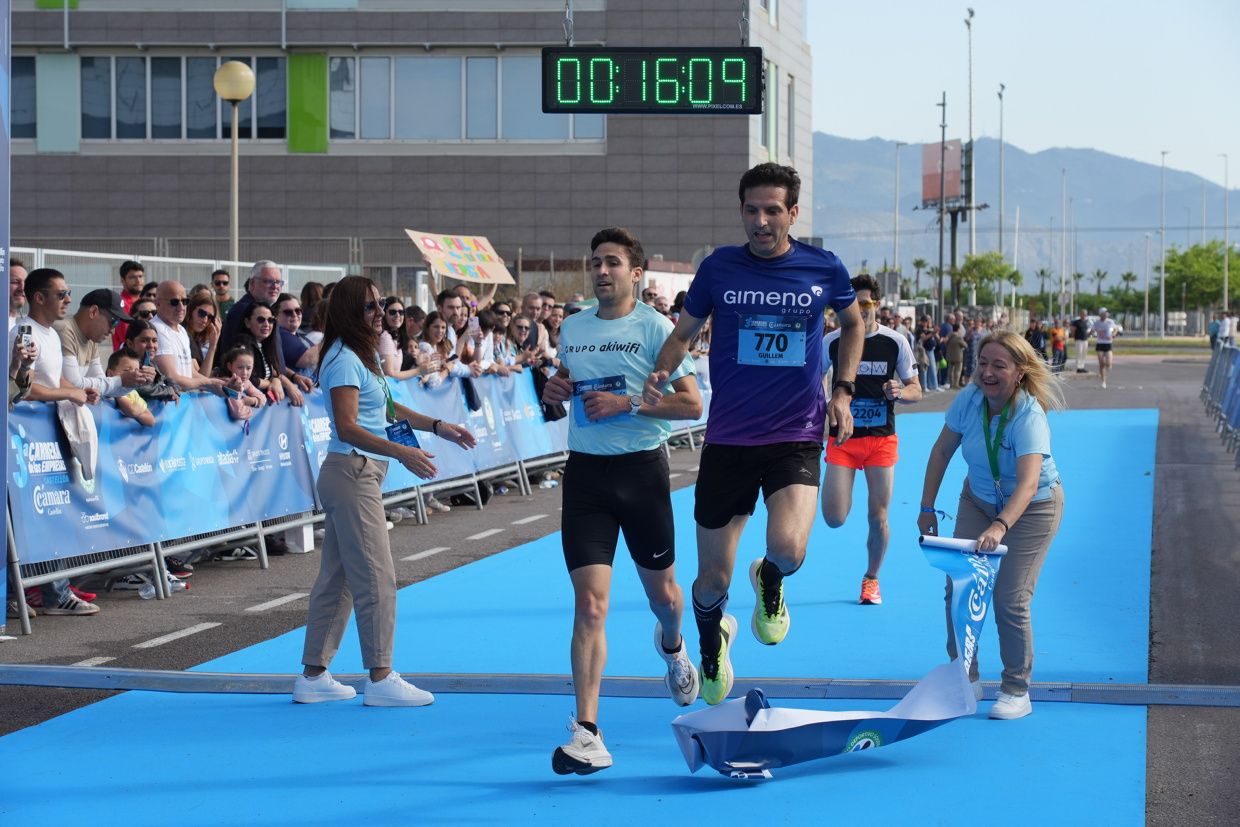 Búscate en las fotos de la Carrera de las Empresas en Castellón
