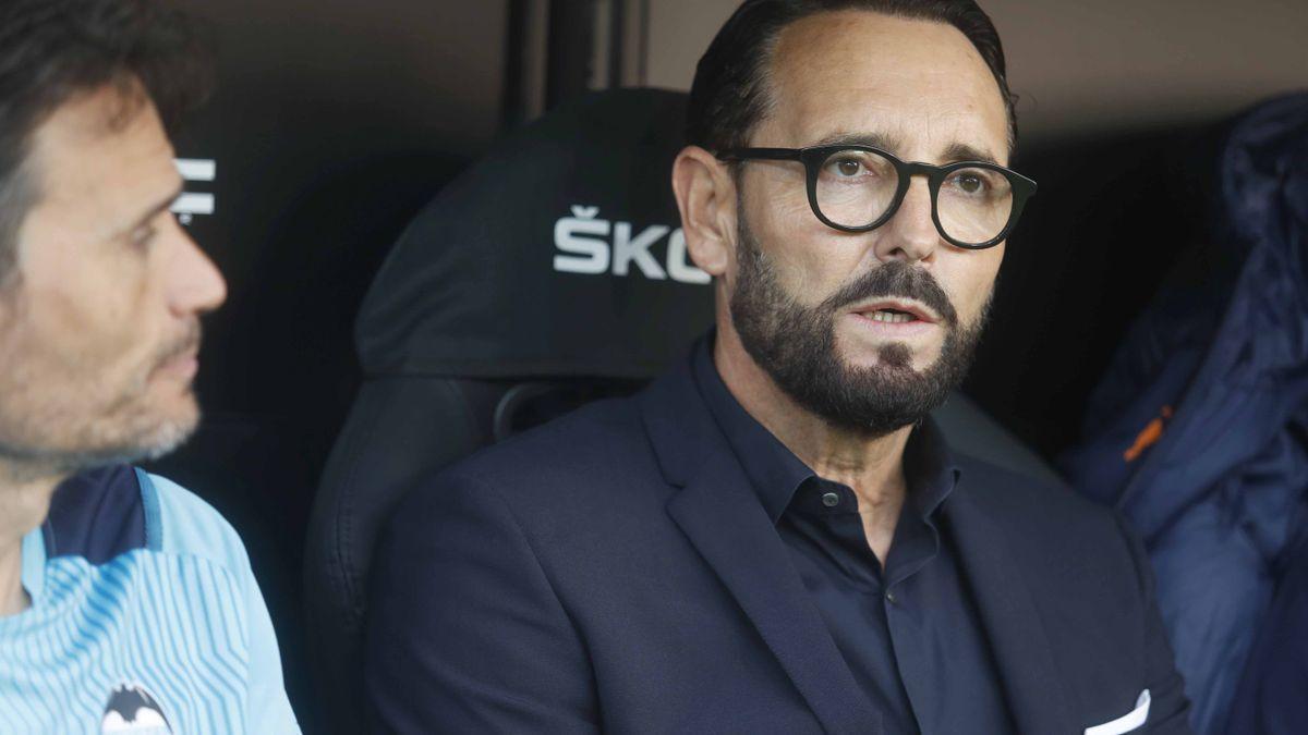 Bordalás, en el banquillo del Valencia CF durante un partido en Mestalla