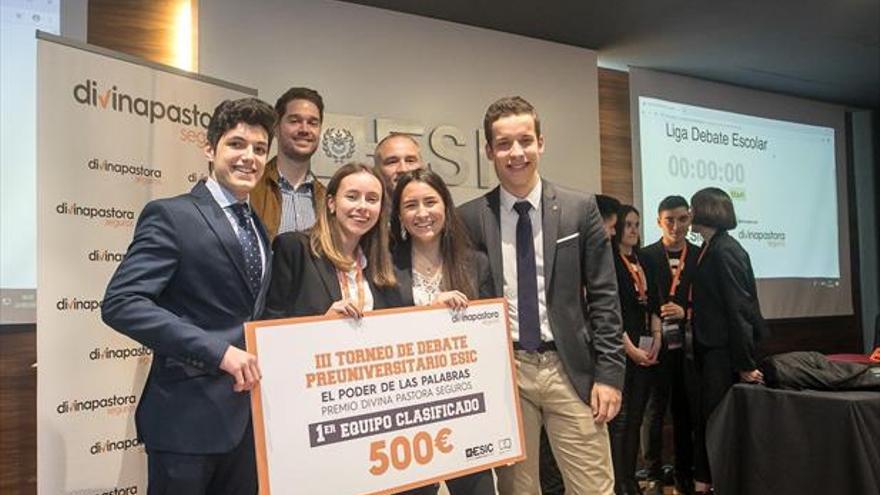 Esic recibe a un centenar de jóvenes de la UE del Parlamento Europeo de Jóvenes