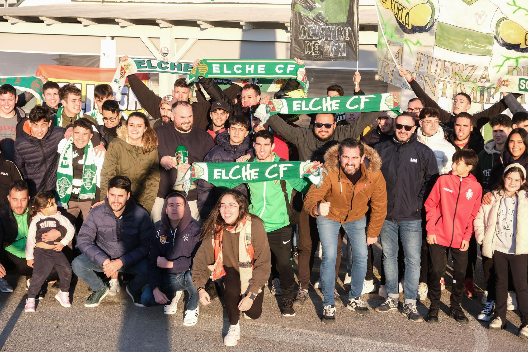 Así ha despedido la afición del Elche CF a la plantilla en su partida hacia Sevilla