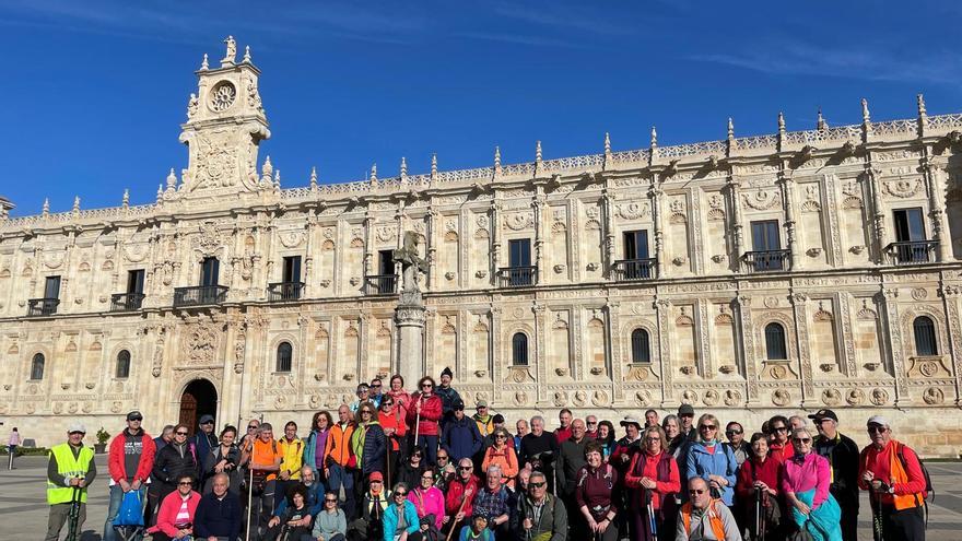 Los Amigos del Camino de Santiago de Siero, Noreña y Sariego completan nueva etapa en León