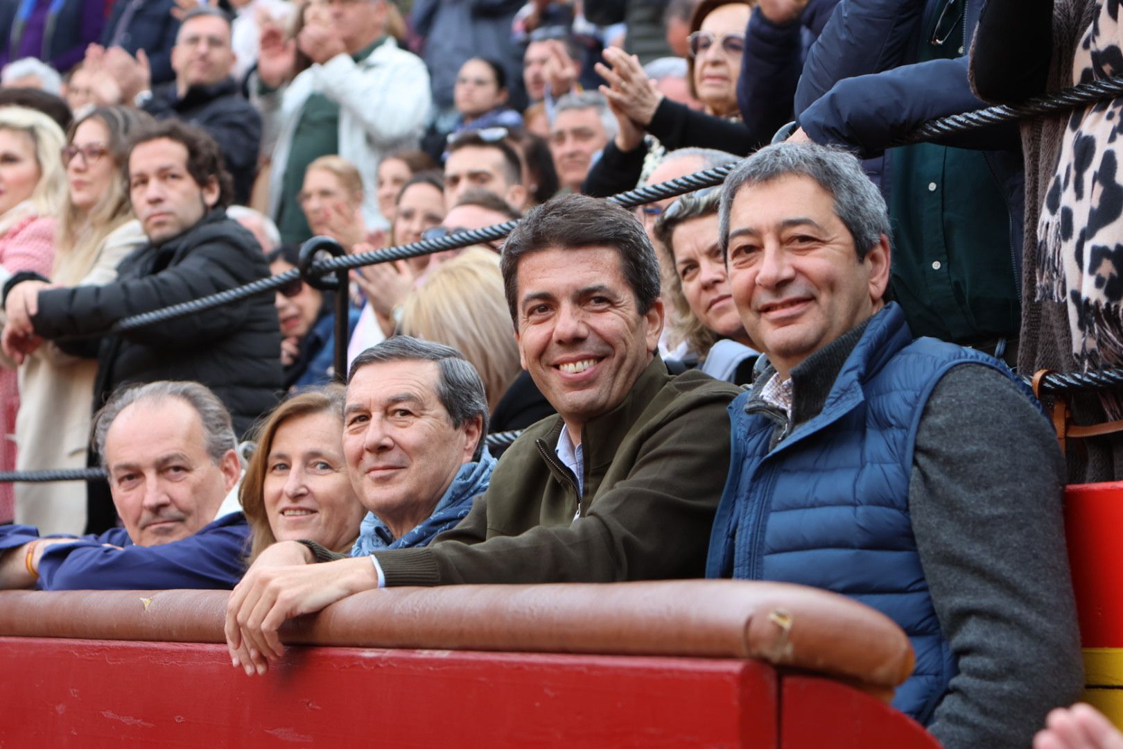 Manzanares arropado por aficionados de Alicante en la Feria de Fallas