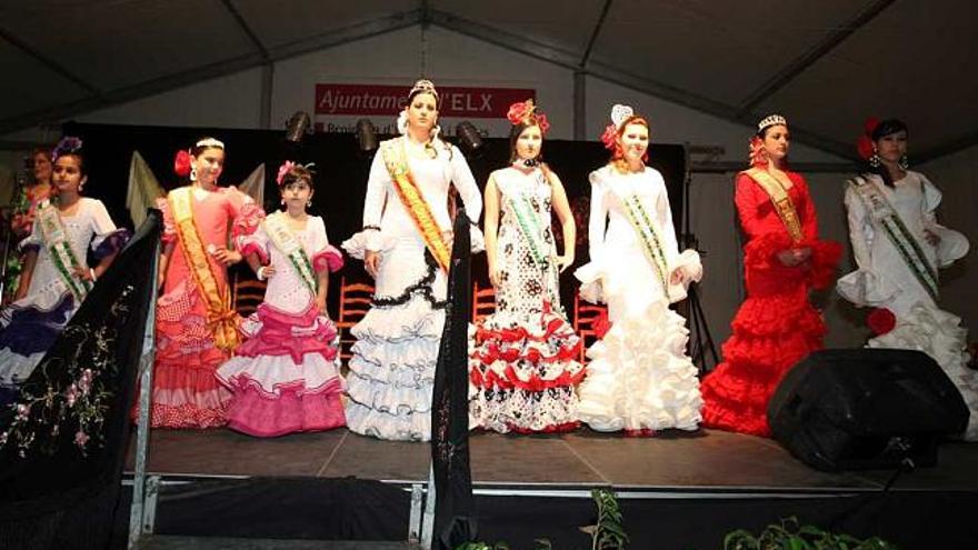 La Casa de Andalucía coronó ayer a la reina y damas mayores e infantiles.