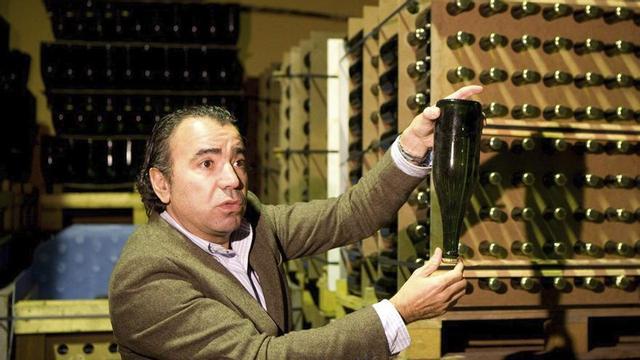 Francisco Martínez, en su llagar de Villaviciosa. | JUAN PLAZA